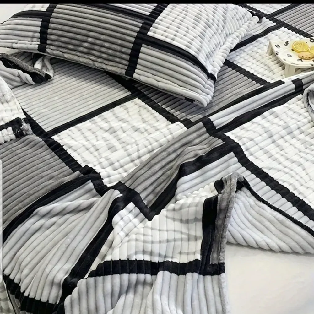 1pc Checkered Twin Plush Throw Blanket Bedding NWT
